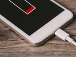 Три неочевидні причини, чому смартфон швидко розряджається