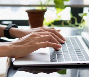 Росіян почали масово переводити на дистанційну роботу через дефіцит пального
