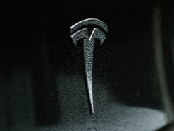 Ілон Маск розповів, коли Tesla перетвориться на робомобіль з повним автономним управлінням
