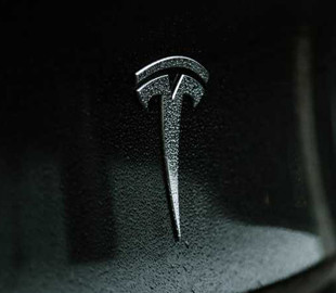 Ілон Маск розповів, коли Tesla перетвориться на робомобіль з повним автономним управлінням