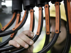 Глобальний дефіцит опто-волоконних кабелів гальмує розгортання 5G та центрів обробки даних