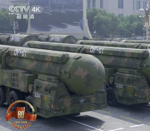 Китай вперше показав нову міжконтинентальну балістичну ракету DF-61