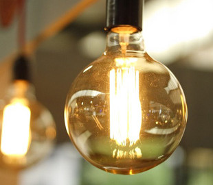 Представлен метод прослушивания разговоров через лампочку