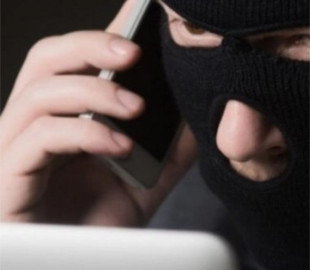 Шахрай представився головою громади й видурив у жінки 10 тисяч гривень