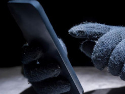 Як дізнатися, чи стежать за вами через смартфон