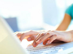 Теперь без очередей: в Киеве сделали онлайн-регистрацию на вакцинацию против COVID-19