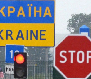 Київська митниця вилучила 2 тонни китайських товарів під елітними брендами