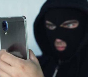 Псевдобанкір видурив у чоловіка 89 тисяч гривень
