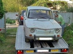 В Україні помічено знаменитий ретро-автомобіль Renault