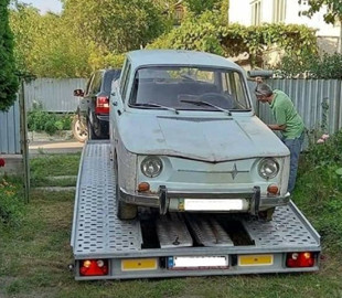 В Україні помічено знаменитий ретро-автомобіль Renault