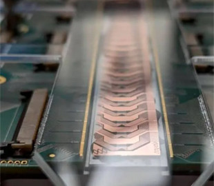 У Європі створюють квантовий комп'ютер на скляних фотонних чипах