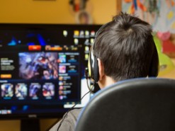 Юный геймер восемь часов отказывался отвлечься на туалет и попал в больницу