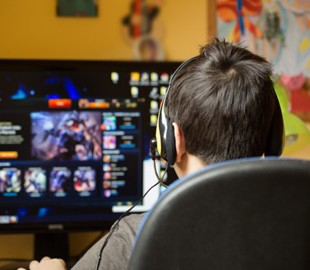 Юный геймер восемь часов отказывался отвлечься на туалет и попал в больницу