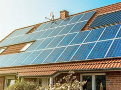 Сонячні панелі стануть обовʼязковими для всіх новобудов в Англії з 2027 року
