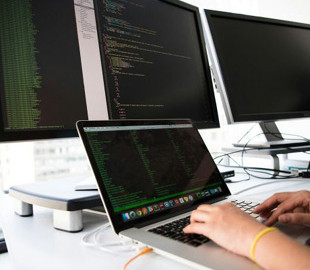 Кожен шостий IT-фахівець втратив роботу за рік: що показало велике дослідження