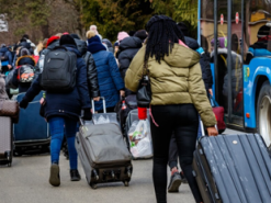 Українським біженцям підвищать допомогу у Німеччині: у кого і які будуть виплати