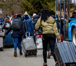 Українським біженцям підвищать допомогу у Німеччині: у кого і які будуть виплати