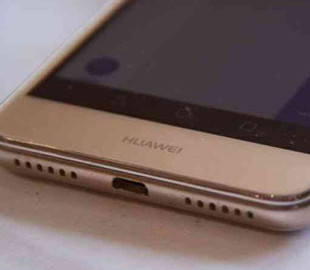 Експерти розповіли про небезпеку сну поруч з мобільним телефоном