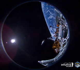 Intuitive Machines показала фотографії Odysseus на тлі Землі