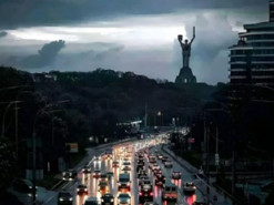 Неймовірне фото економії електрики у Києві виявилося фейком