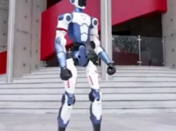 Китай створив найдешевшого в світі робота-гуманоїда