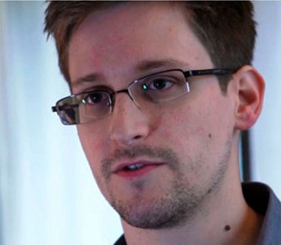 Сноуден, комментируя смерть Макафи: Ассанж может быть следующим