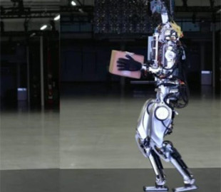 Масове виробництво роботів-гуманоїдів від Tesla стартує у 2026 році