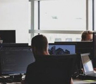 Ситуація з роботою в IT ускладнюється. Майже половина фахівців пішли з роботи протягом року