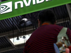 Китай масово ремонтує заборонені AI-чипи Nvidia