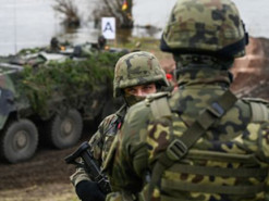 Європа розглядає активні дії у відповідь на гібридні атаки Росії, - Politico