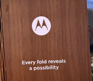 Motorola натякнула на новий складаний смартфон, не схожий на Razr