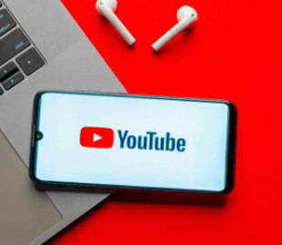 YouTube і далі рекламує «Алабугу», де виготовляють дрони для атак на Україну