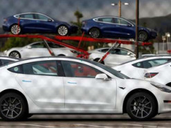 Tesla відкликає рекордну кількість електромобілів. Названо причину
