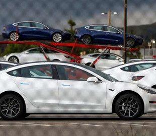 Tesla відкликає рекордну кількість електромобілів. Названо причину