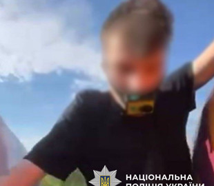 Каталися між вагонами метро та знімали відео - київська поліція викрила двох підлітків-«зачеперів»