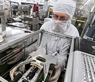 Аналитики понизили прогноз по прибыли чипмейкеров