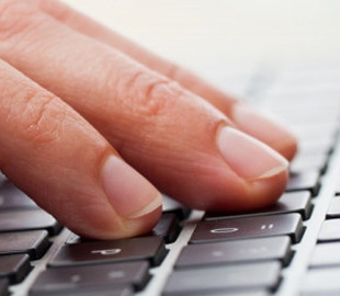 Правоохоронці викрили менеджерку банку, яка ошукала клієнтів на мільйон гривень