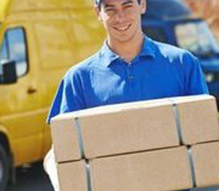 "Укрпошта" запустила пільгову програму доставки посилок з України для переселенців в 5 країн Європи