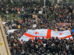 У Грузії повторно винесуть на розгляд законопроєкт про «іноагентів». Минулоріч він спричинив великі протести