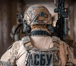 Наводив удари по Києву: затримали працівника компанії із встановлення сигналізації на стратегічних об’єктах