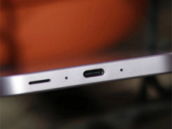 Кілька порад щодо очищення забрудненого порту USB-C смартфона або планшета