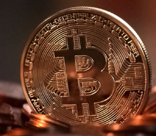 216% за рік: ціна біткоїна піднялась до рекордного рівня