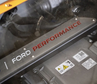 Ford начала продавать двигатели для электромобилей