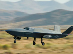 Будуть нести ракети: дрони-винищувачі YFQ-42A працюватимуть разом з літаками