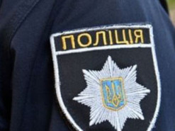 Відібрав у дітей прапор України: На Харківщині поліція розшукала хулігана