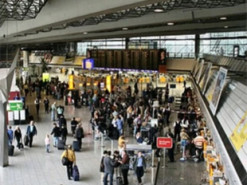 Німеччина посилює захист аеропортів: у 2025 році зафіксовано 144 польоти дронів