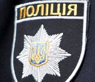 Полицейские разыскивают аферистов, которые выманили у жителей Сумщины более 100 000 гривен
