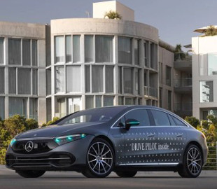 Безпілотні автомобілі Mercedes отримають спеціальний колір фар