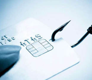 Мошенники "совершенствуют" известный способ кражи денег с банковских карт