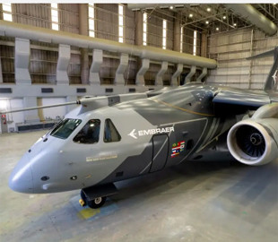 Бразильські розробники представили оновлений військовий літак KC-390 Millennium